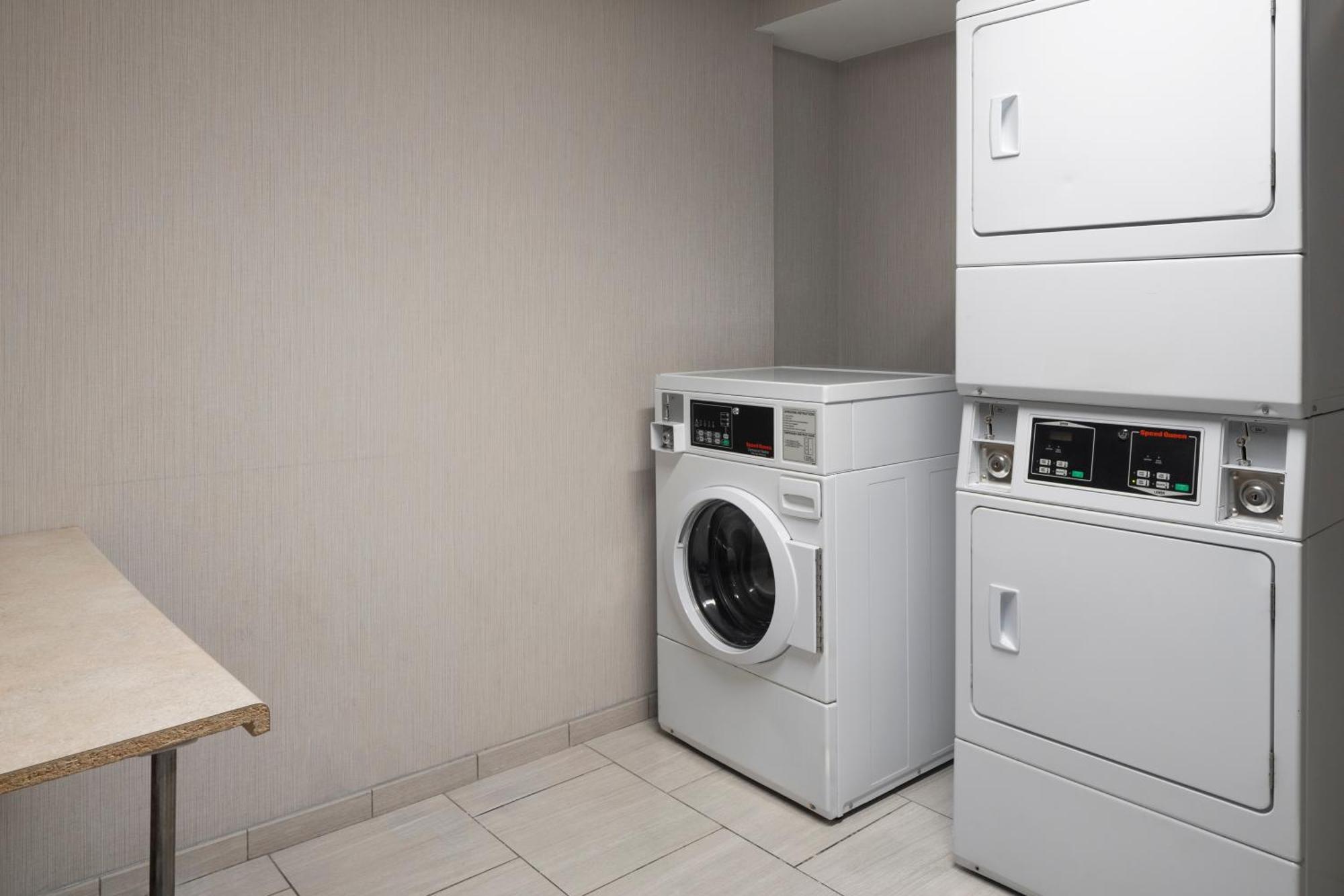 Hampton Inn & Suites Yonkers - Westchester Εξωτερικό φωτογραφία